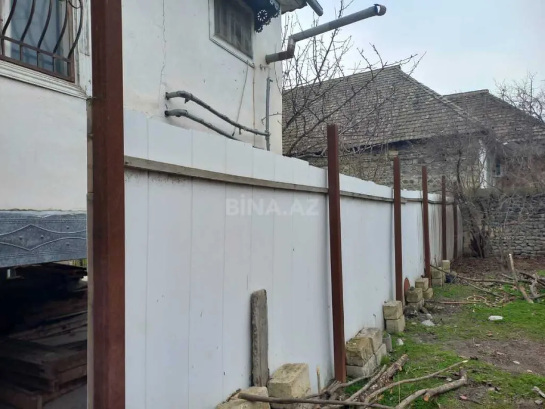 Satılır 2 otaqlı həyət evi 120.7 m²