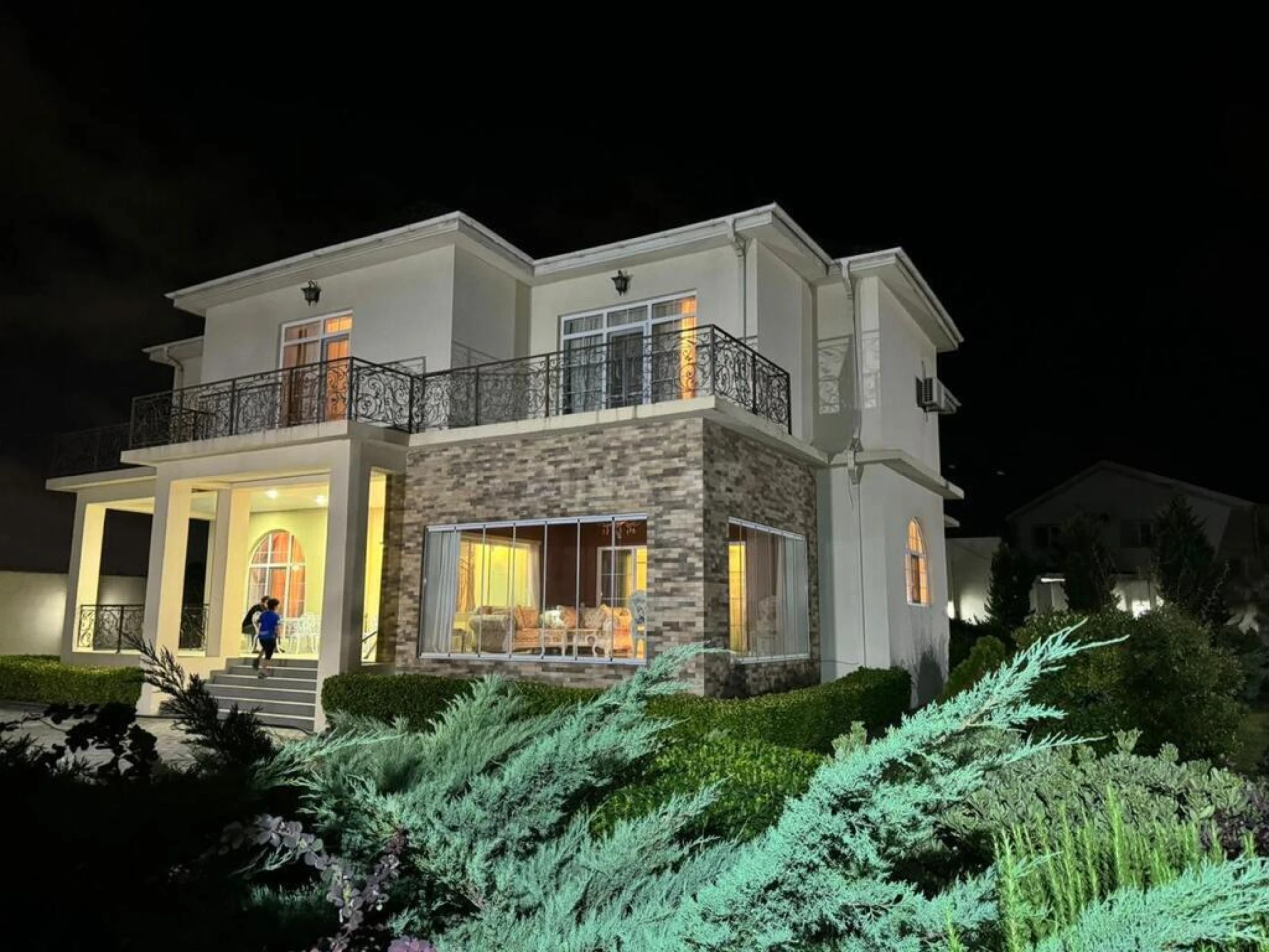 Kirayə verilir 5 otaqlı həyət evi 450 m²