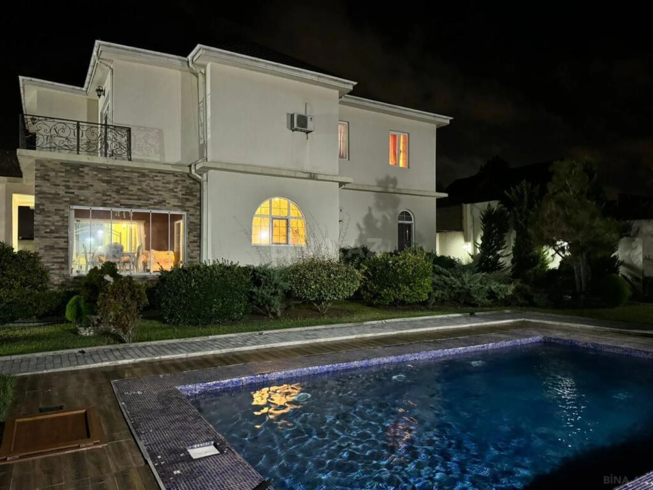 Kirayə verilir 5 otaqlı həyət evi 450 m²