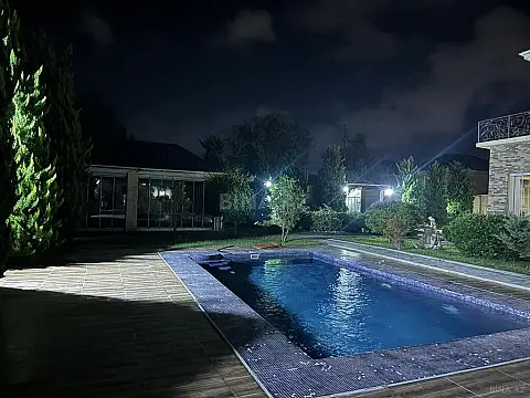 Kirayə verilir 5 otaqlı həyət evi 450 m²