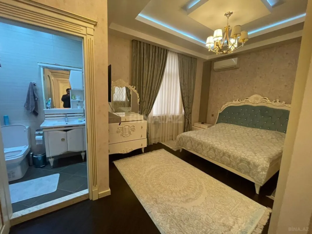 Satılır 6 otaqlı həyət evi 458 m²
