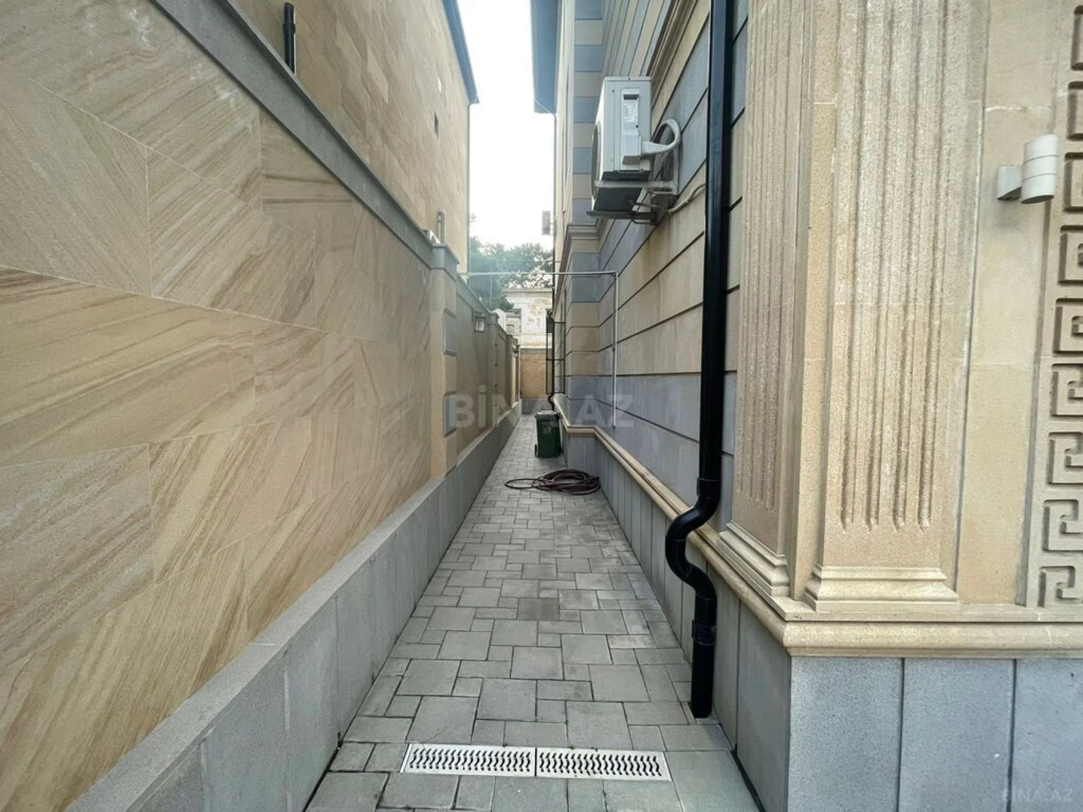 Satılır 6 otaqlı həyət evi 458 m²