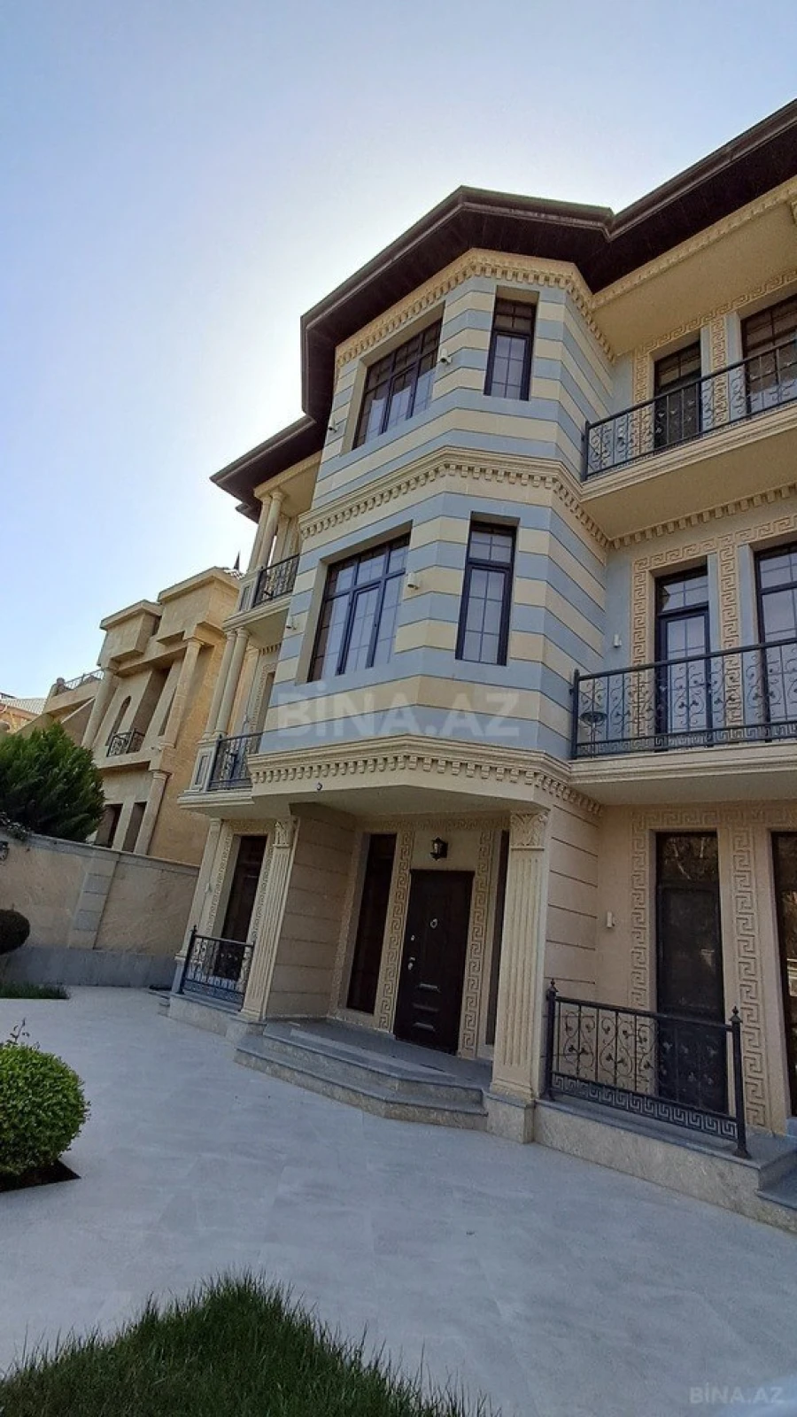 Satılır 6 otaqlı həyət evi 458 m²