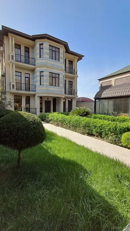 Satılır 6 otaqlı həyət evi 458 m²