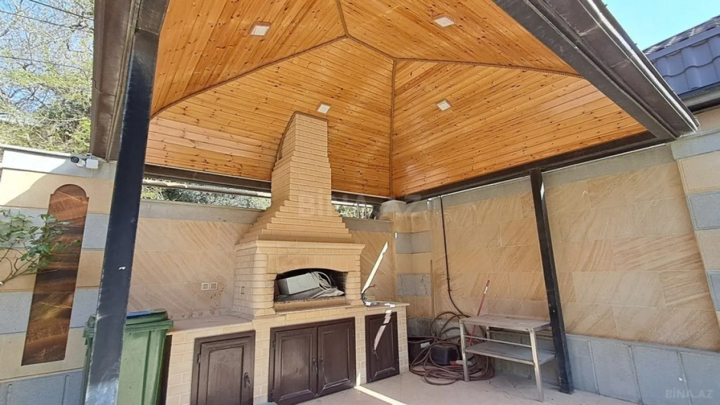 Satılır 6 otaqlı həyət evi 458 m²