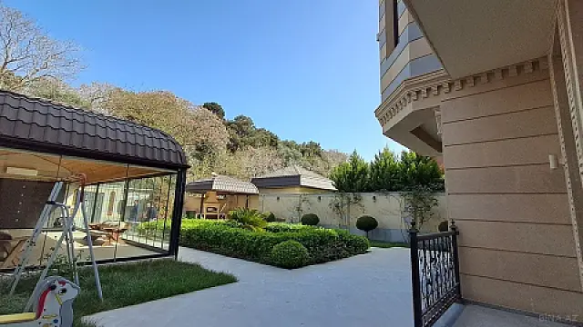 Satılır 6 otaqlı həyət evi 458 m²