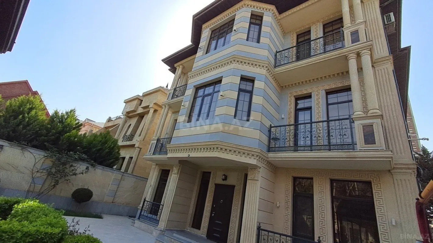 Satılır 6 otaqlı həyət evi 458 m²