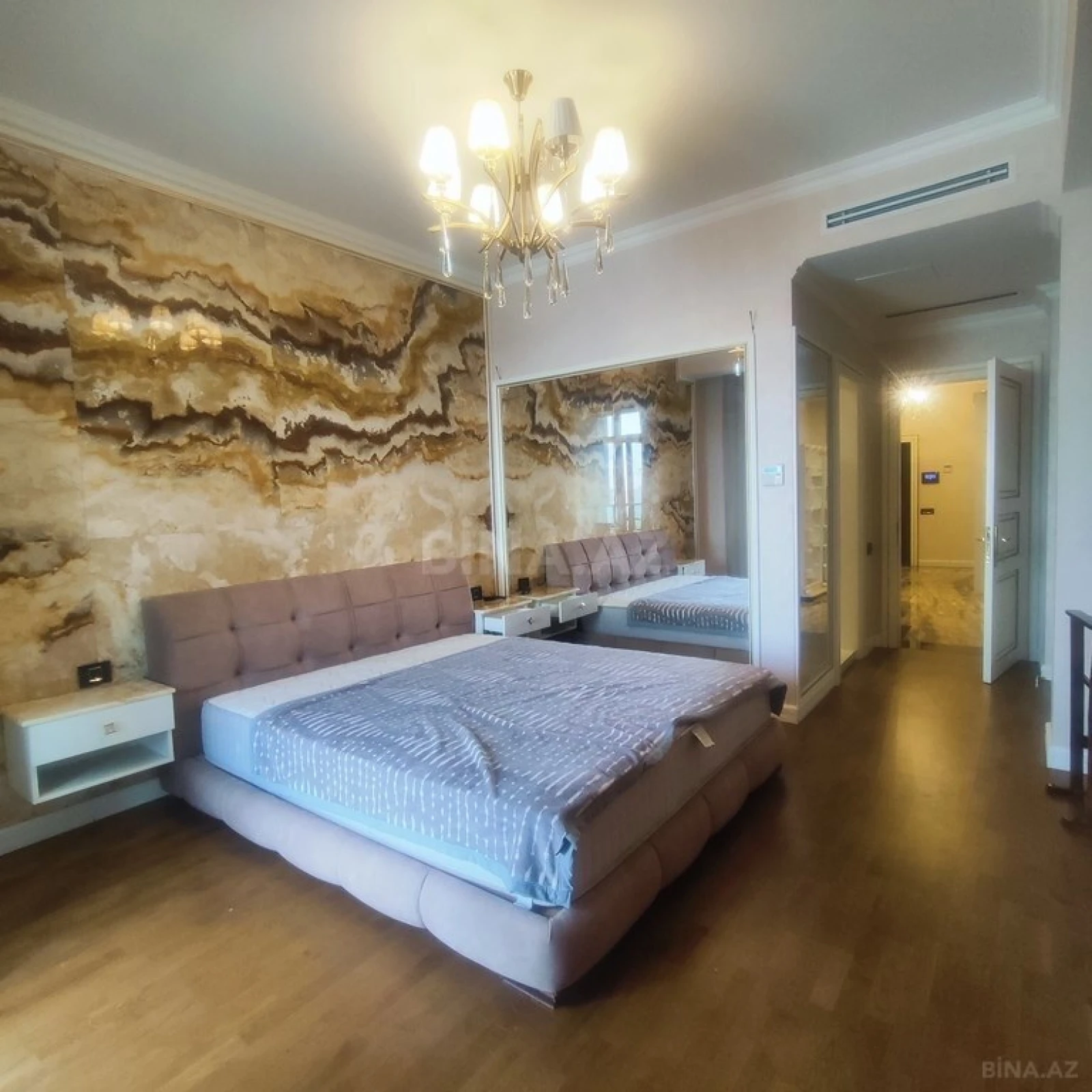 Kirayə verilir 3 otaqlı mənzil 180 m²