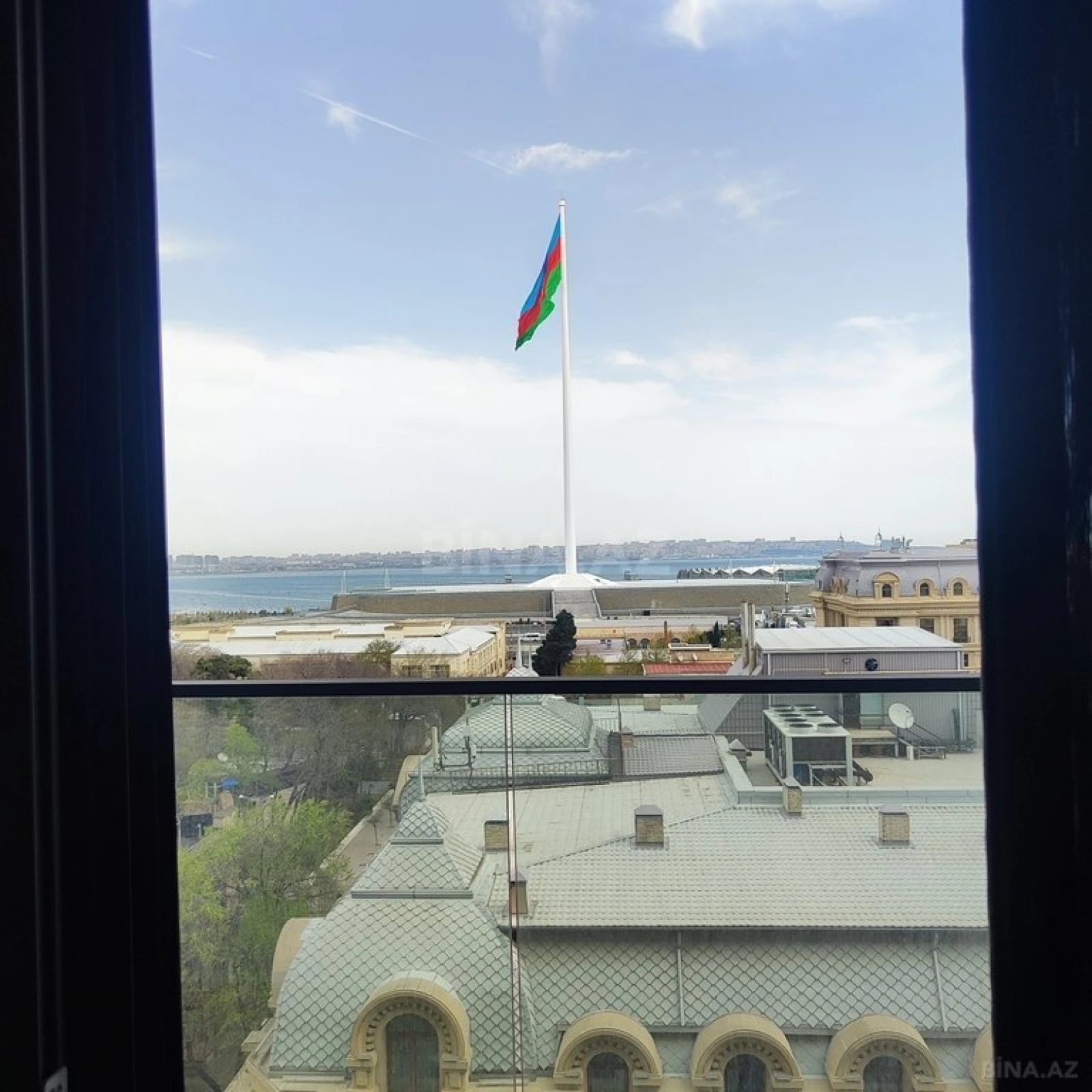 Kirayə verilir 3 otaqlı mənzil 180 m²