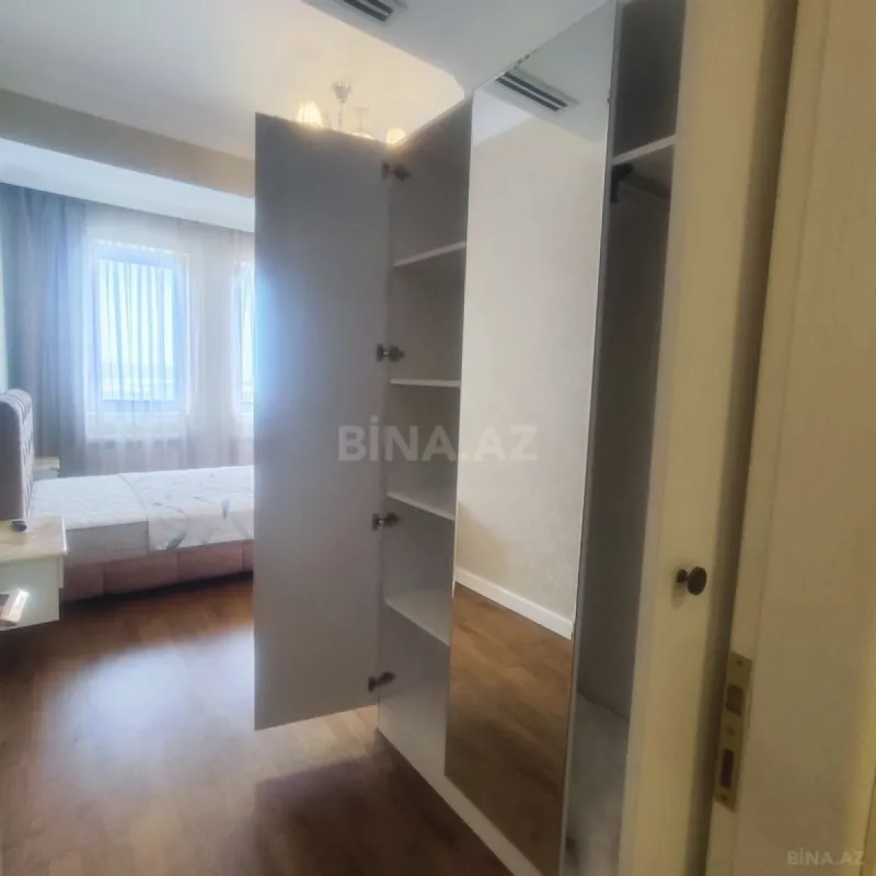 Kirayə verilir 3 otaqlı mənzil 180 m²