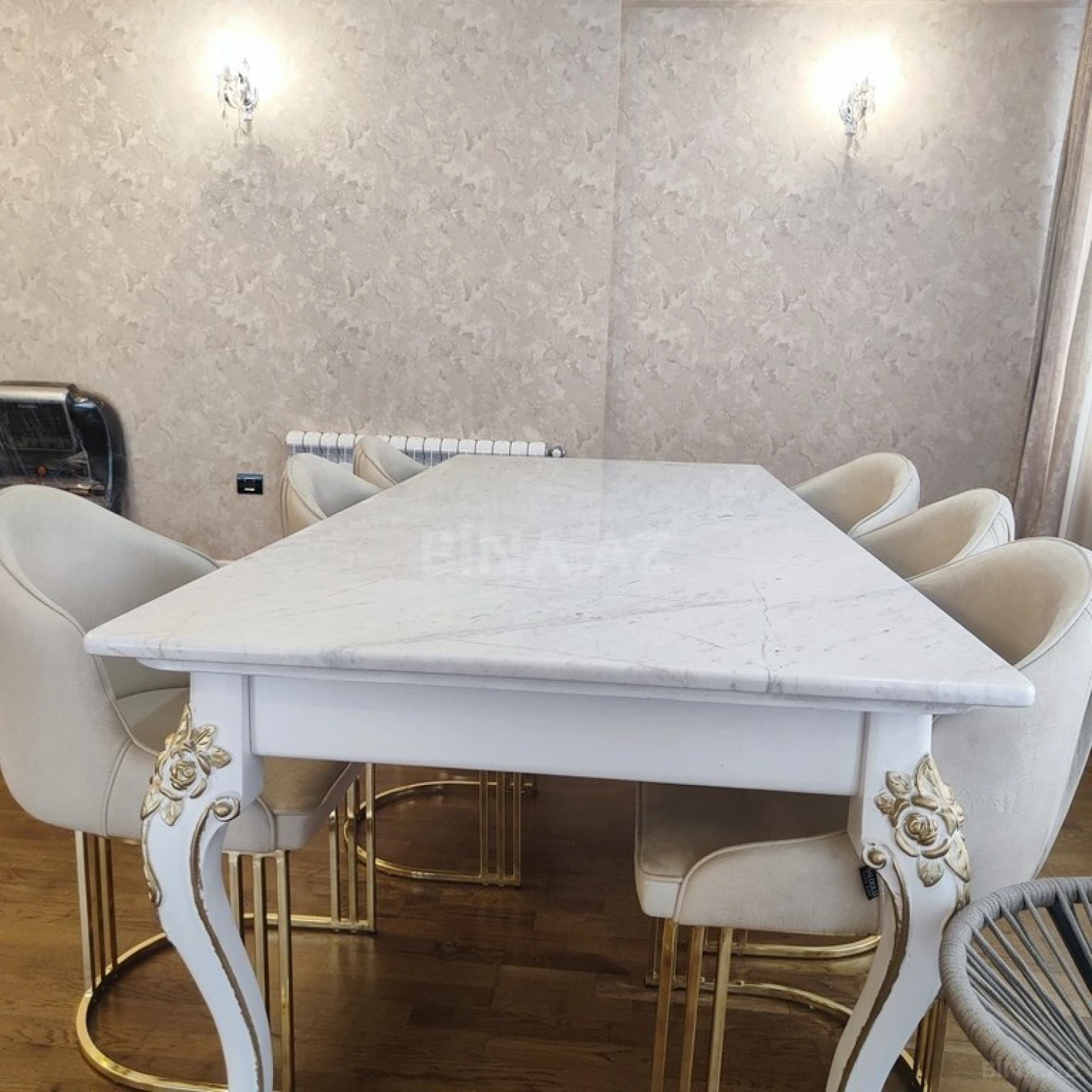 Kirayə verilir 3 otaqlı mənzil 180 m²