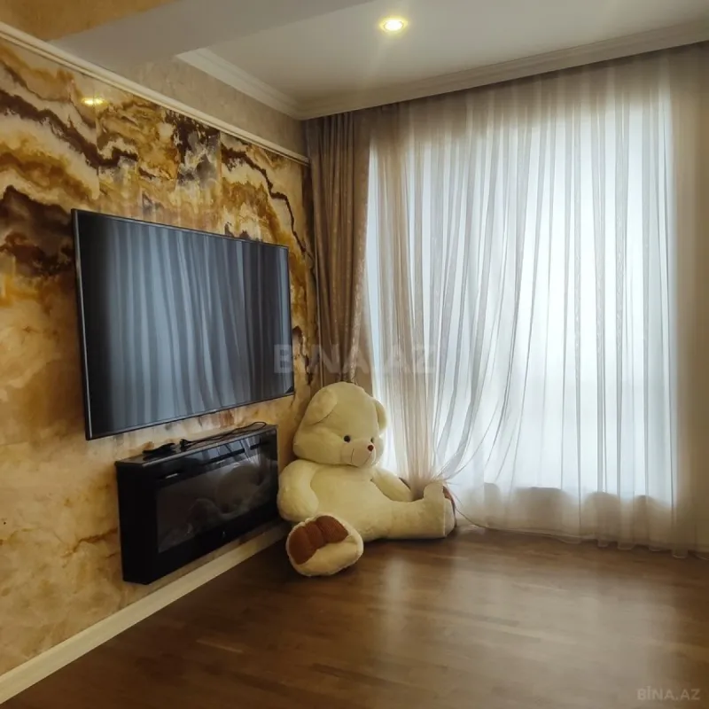 Kirayə verilir 3 otaqlı mənzil 180 m²