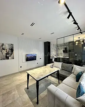 Kirayə verilir 4 otaqlı həyət evi 280 m²