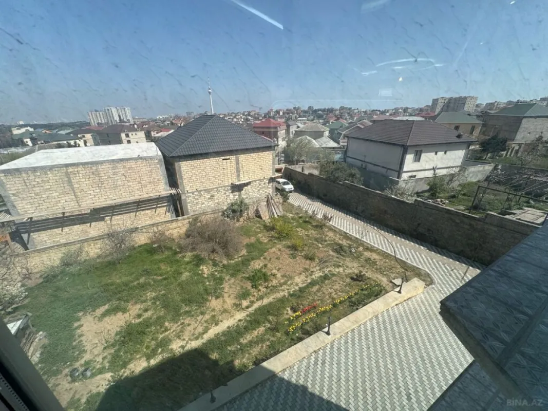 Satılır 8 otaqlı həyət evi 570 m²