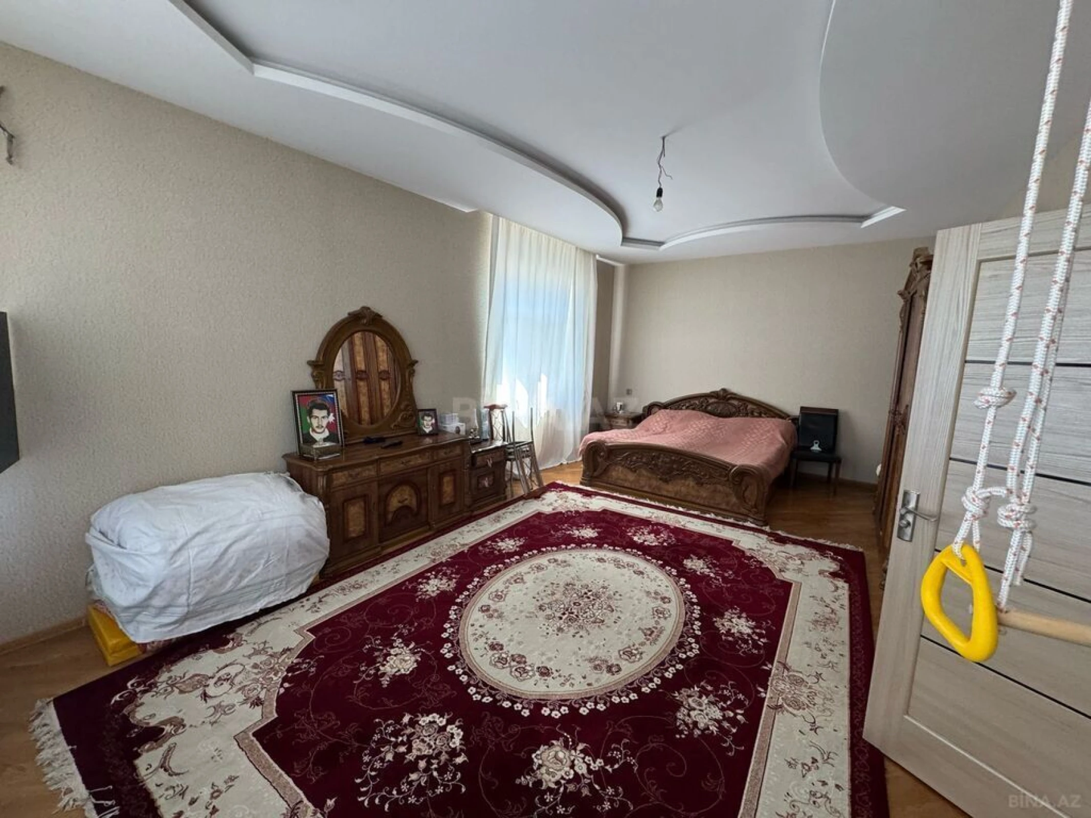 Satılır 8 otaqlı həyət evi 570 m²