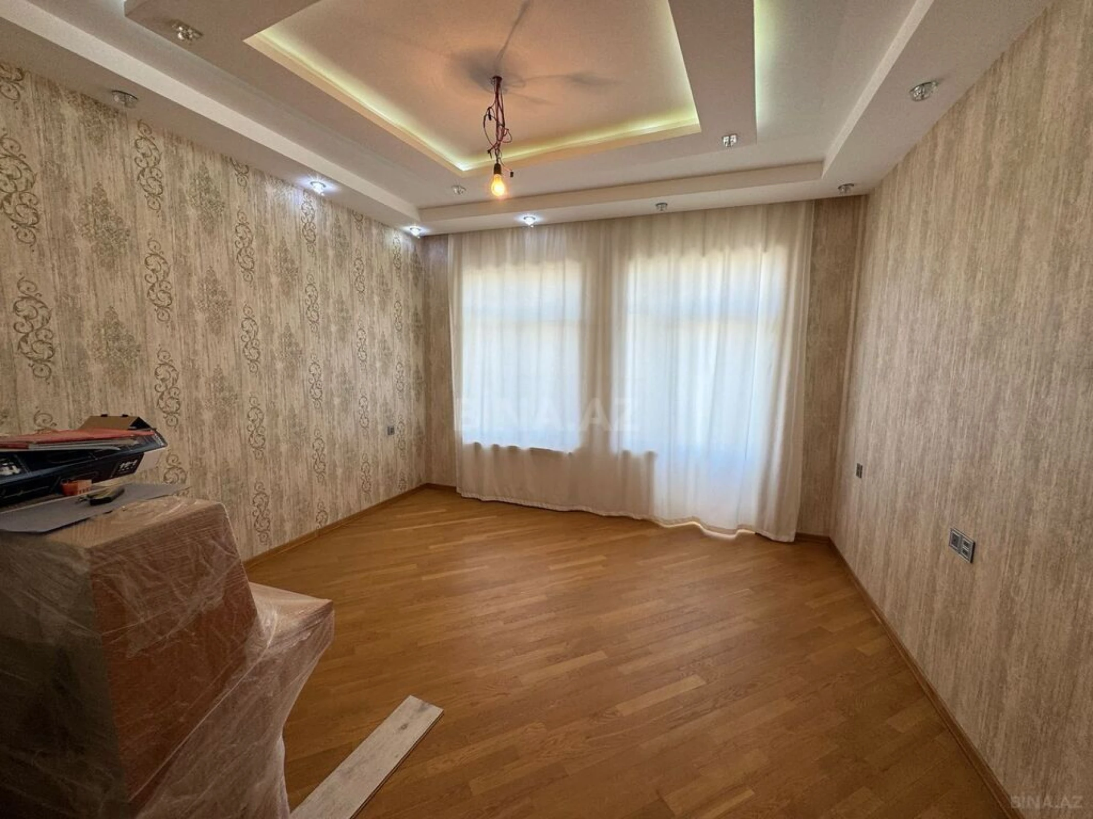Satılır 8 otaqlı həyət evi 570 m²