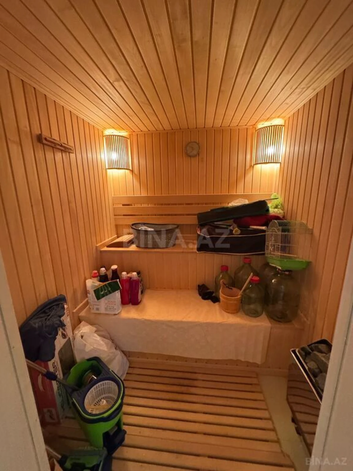 Satılır 8 otaqlı həyət evi 570 m²