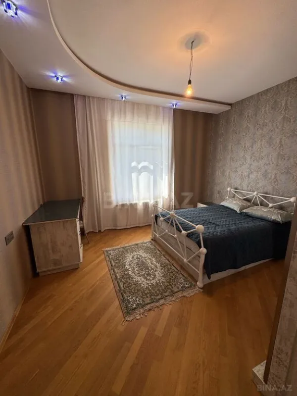 Satılır 8 otaqlı həyət evi 570 m²