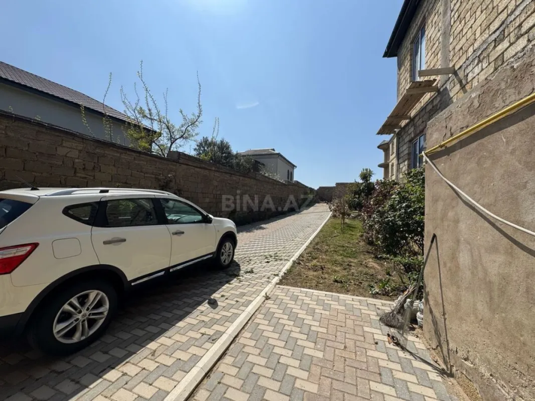 Satılır 8 otaqlı həyət evi 570 m²