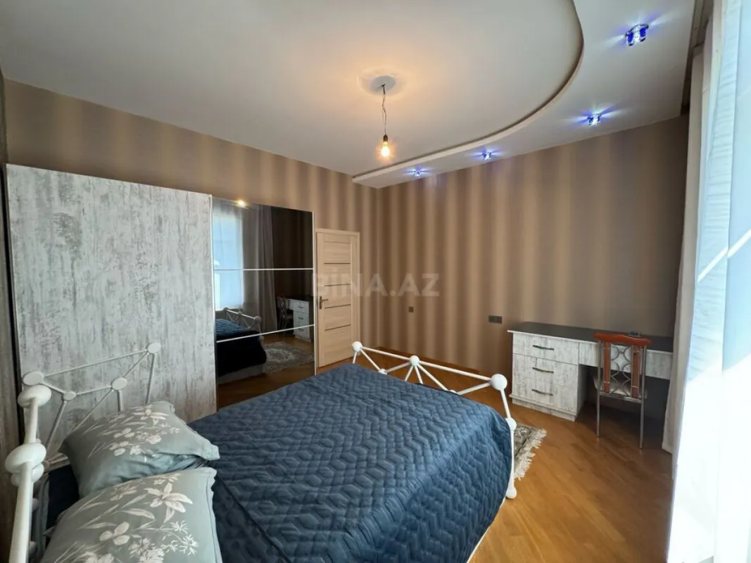 Satılır 8 otaqlı həyət evi 570 m²
