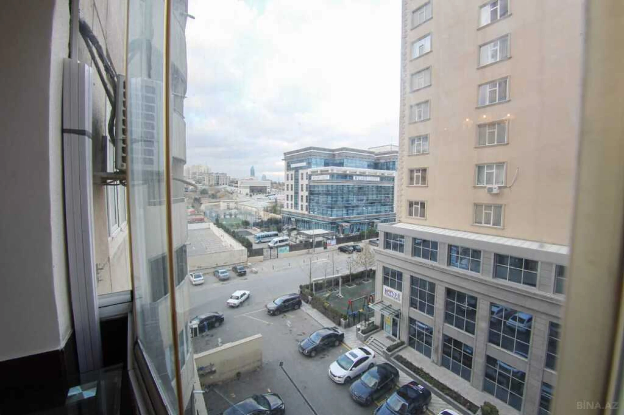 Satılır 3 otaqlı mənzil 120 m²
