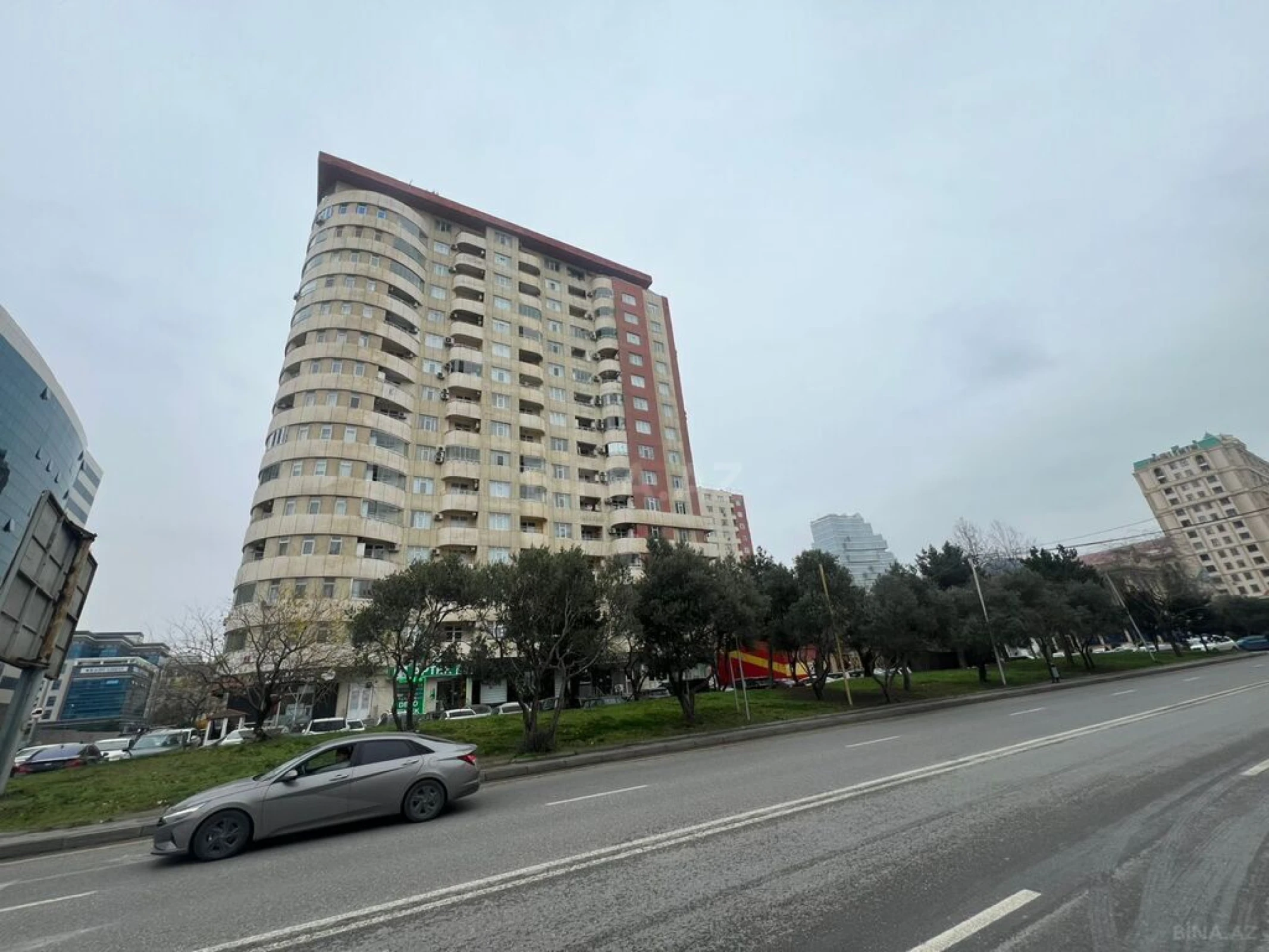 Satılır 3 otaqlı mənzil 120 m²