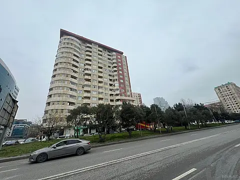 Satılır 3 otaqlı mənzil 120 m²