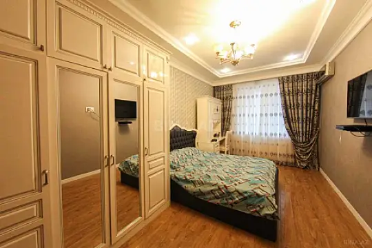 Satılır 3 otaqlı mənzil 120 m²