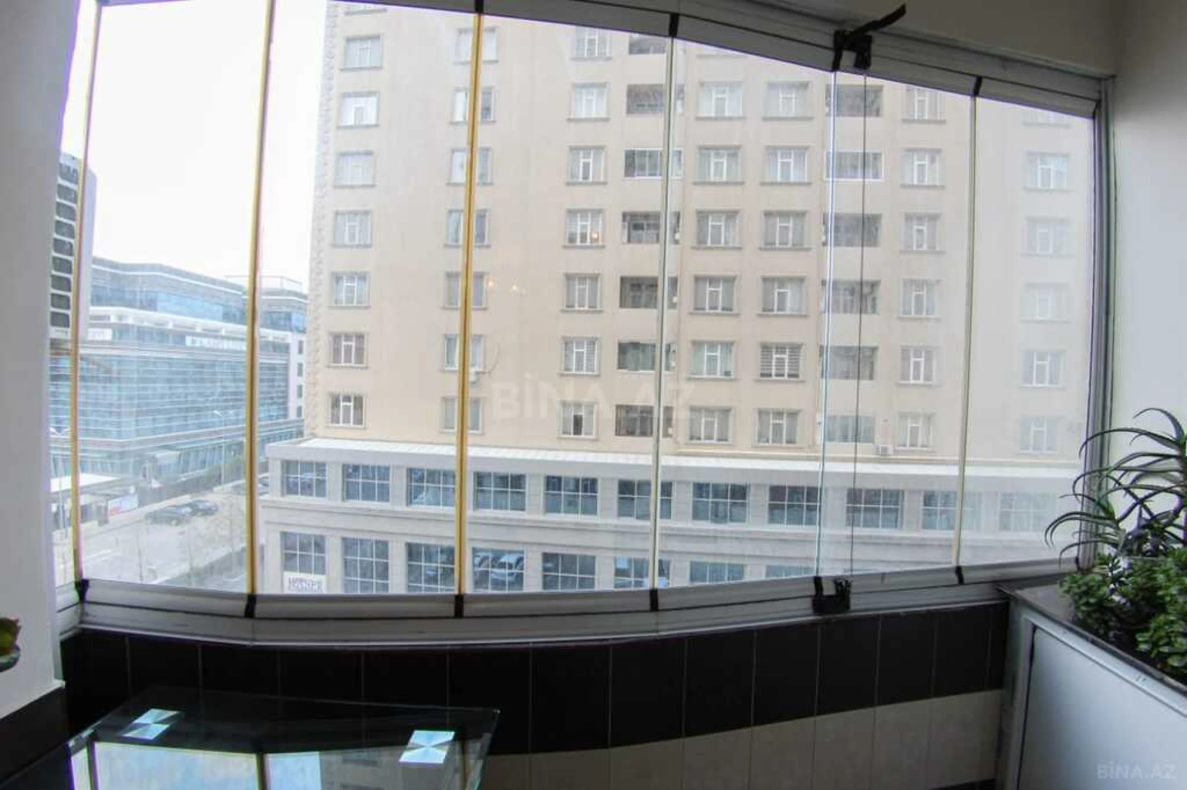 Satılır 3 otaqlı mənzil 120 m²