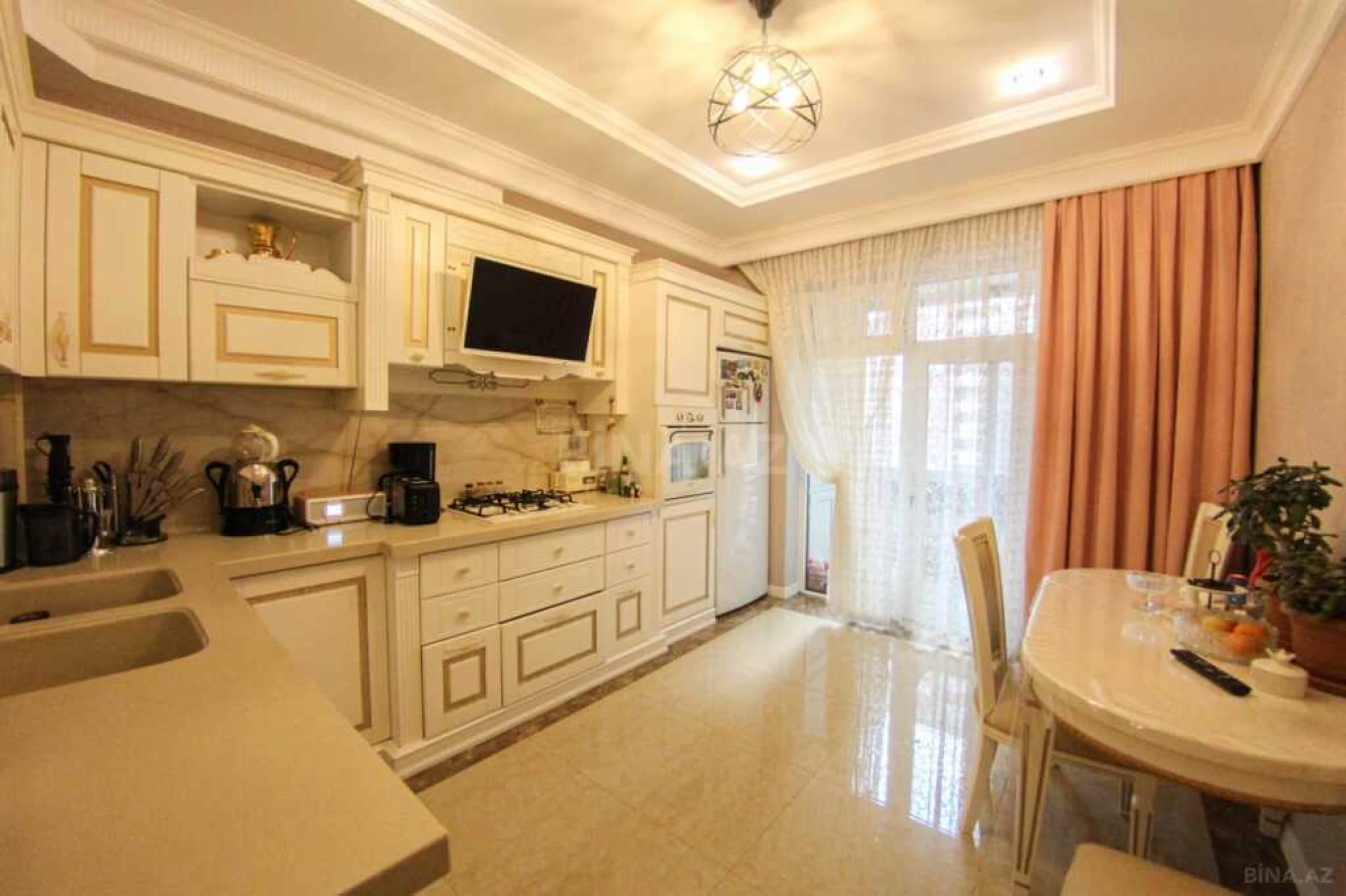 Satılır 3 otaqlı mənzil 120 m²