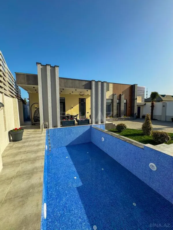 Satılır 5 otaqlı həyət evi 200 m²