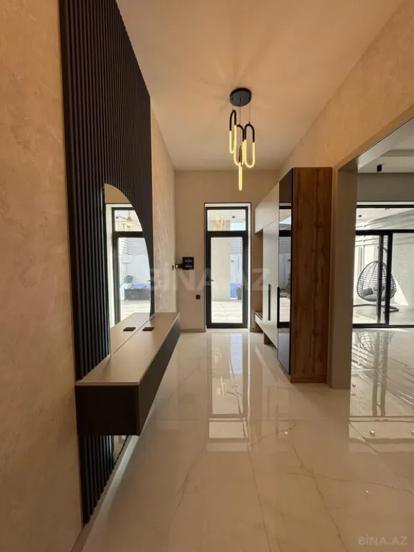 Satılır 5 otaqlı həyət evi 200 m²