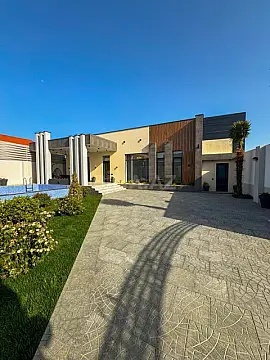 Satılır 5 otaqlı həyət evi 200 m²