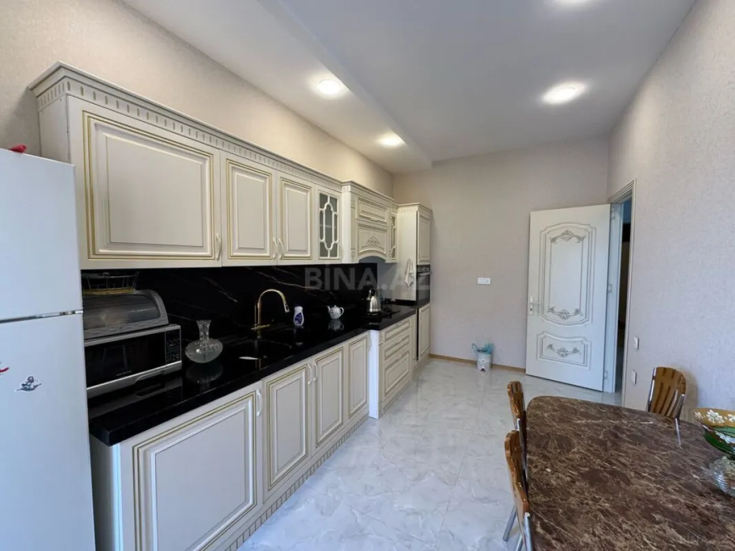 Satılır 3 otaqlı həyət evi 140 m²