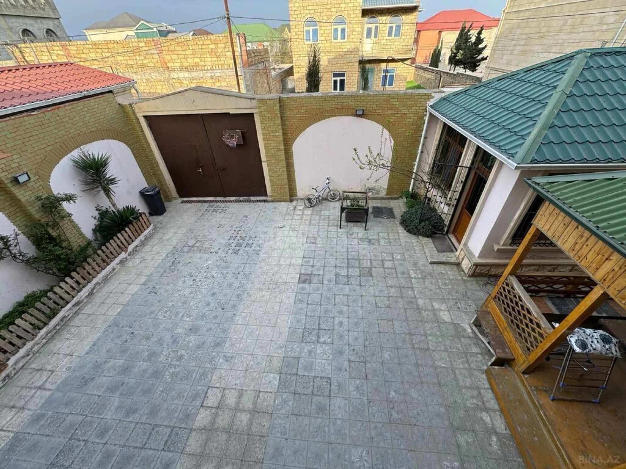 Satılır 7 otaqlı həyət evi 330 m²