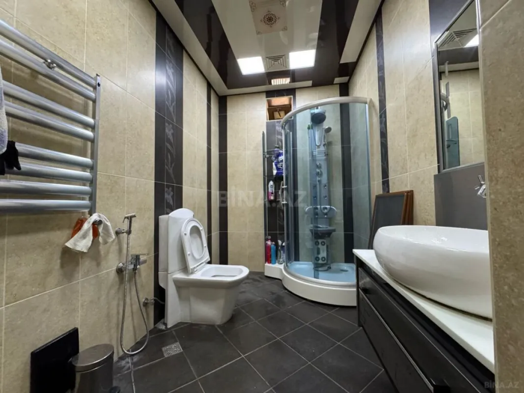 Satılır 7 otaqlı həyət evi 330 m²