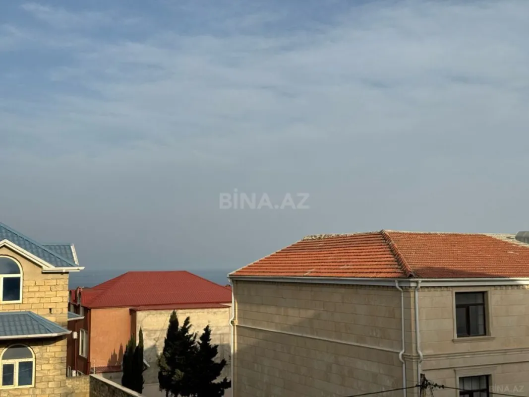 Satılır 7 otaqlı həyət evi 330 m²