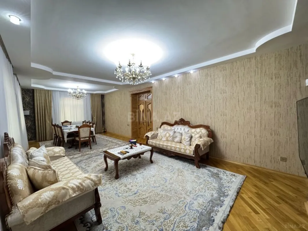 Satılır 7 otaqlı həyət evi 330 m²