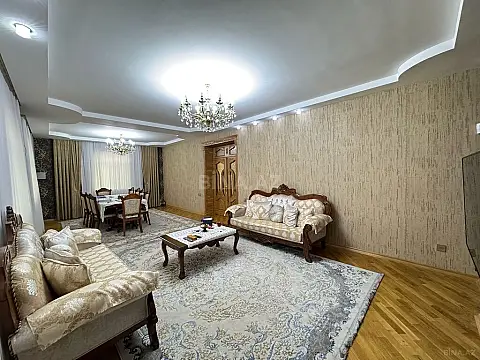 Satılır 7 otaqlı həyət evi 330 m²
