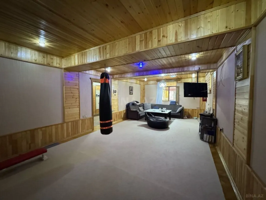 Satılır 7 otaqlı həyət evi 330 m²