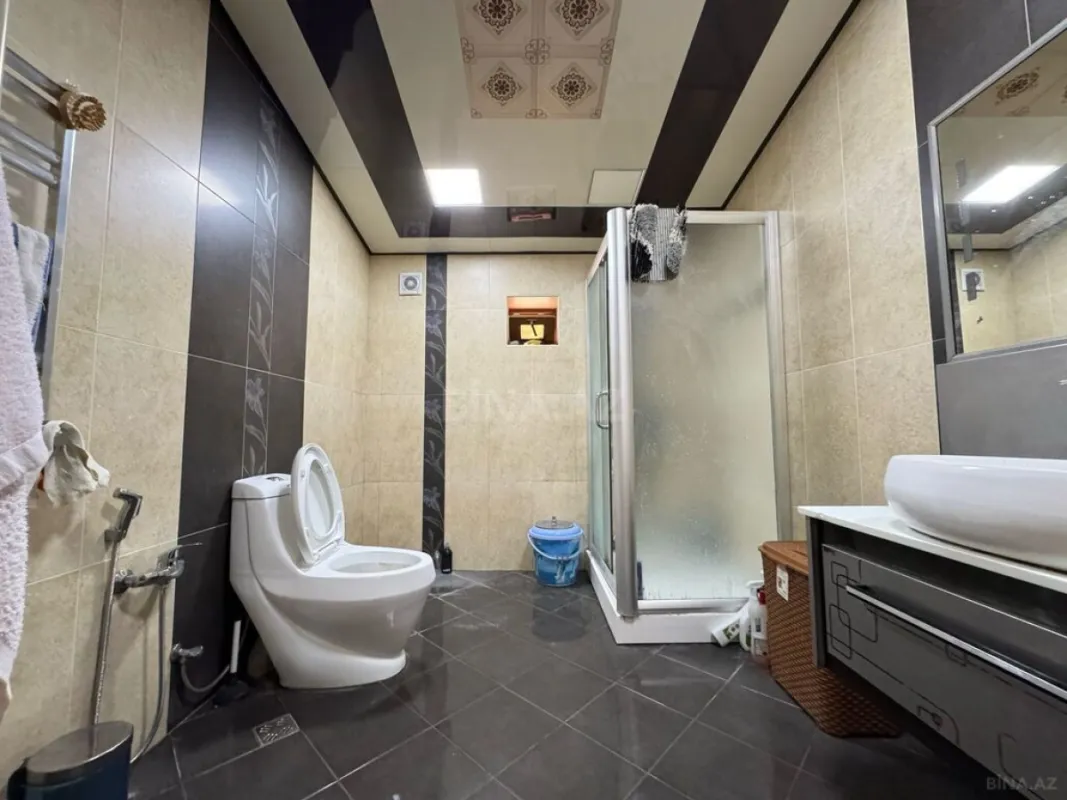 Satılır 7 otaqlı həyət evi 330 m²
