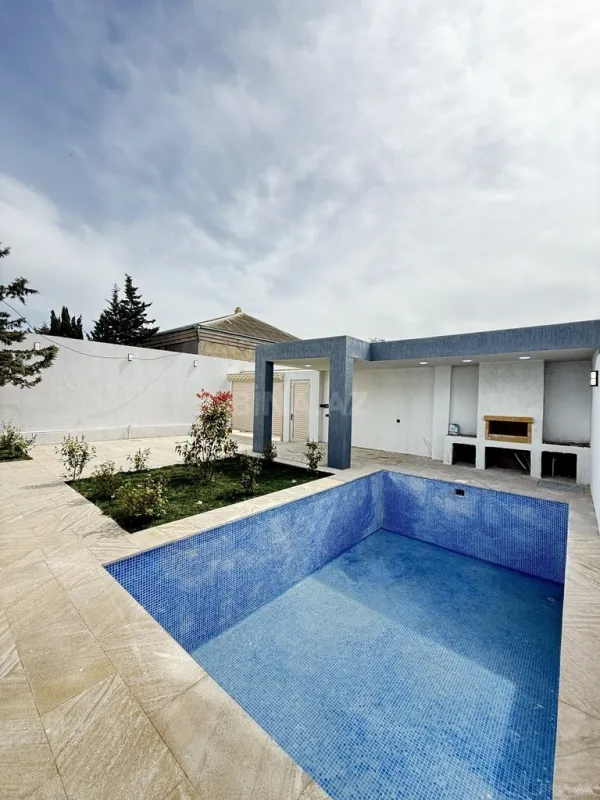 Satılır 4 otaqlı həyət evi 140 m²