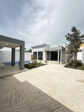 Satılır 4 otaqlı həyət evi 140 m²