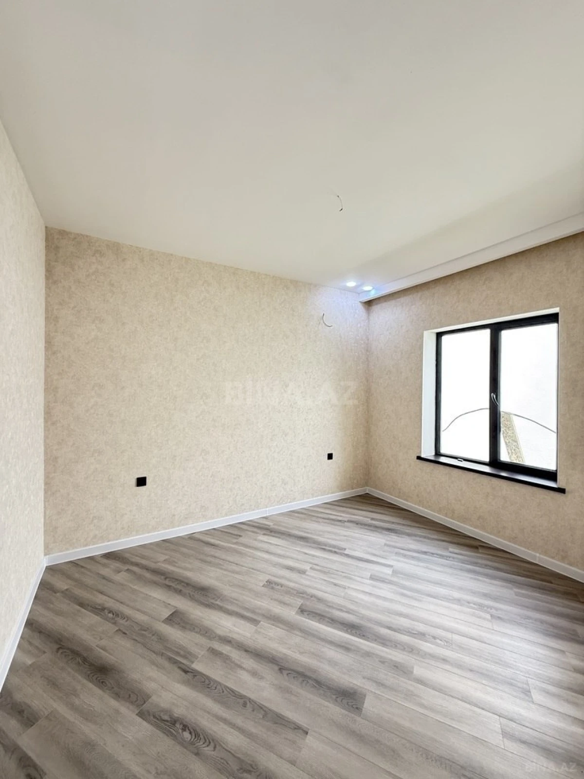 Satılır 4 otaqlı həyət evi 140 m²
