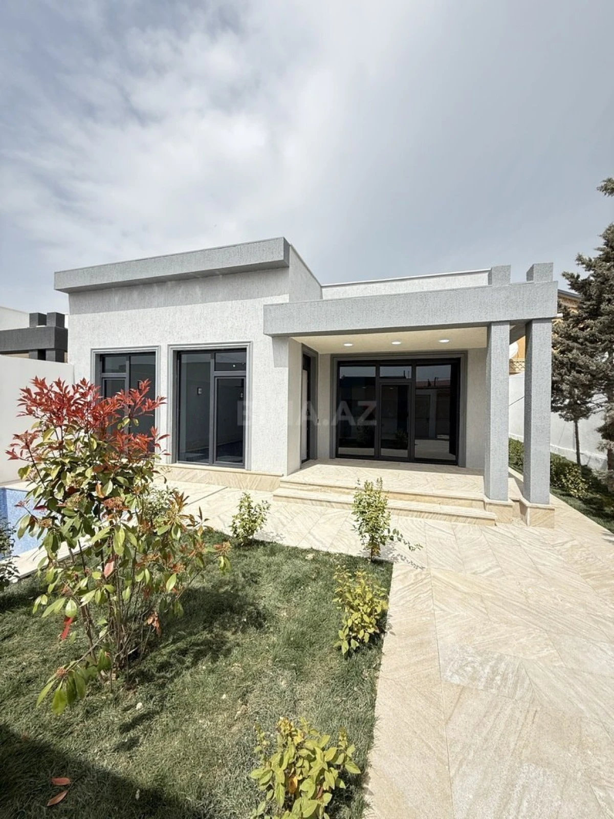 Satılır 4 otaqlı həyət evi 140 m²