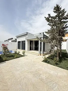 Satılır 4 otaqlı həyət evi 140 m²