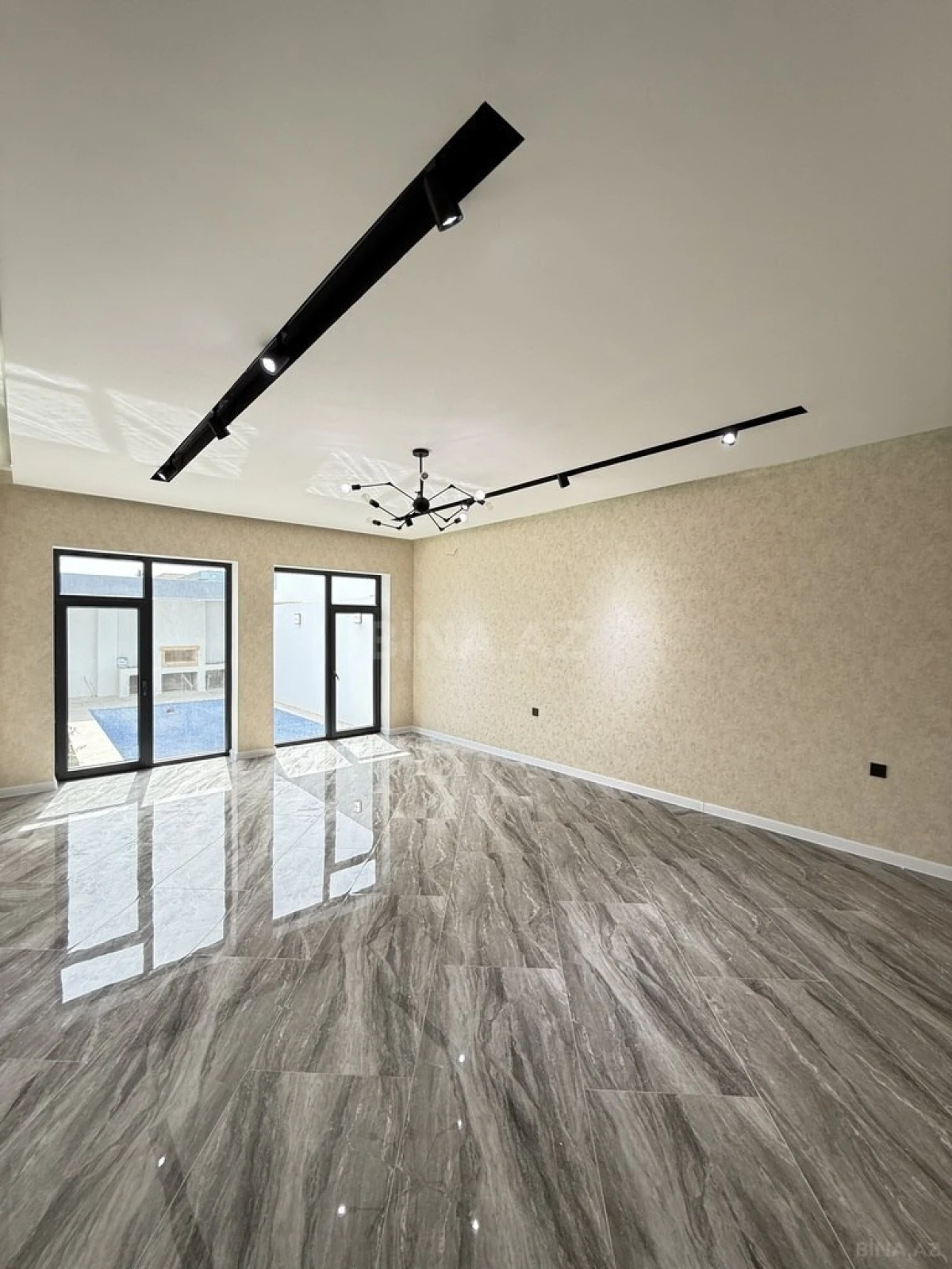 Satılır 4 otaqlı həyət evi 140 m²