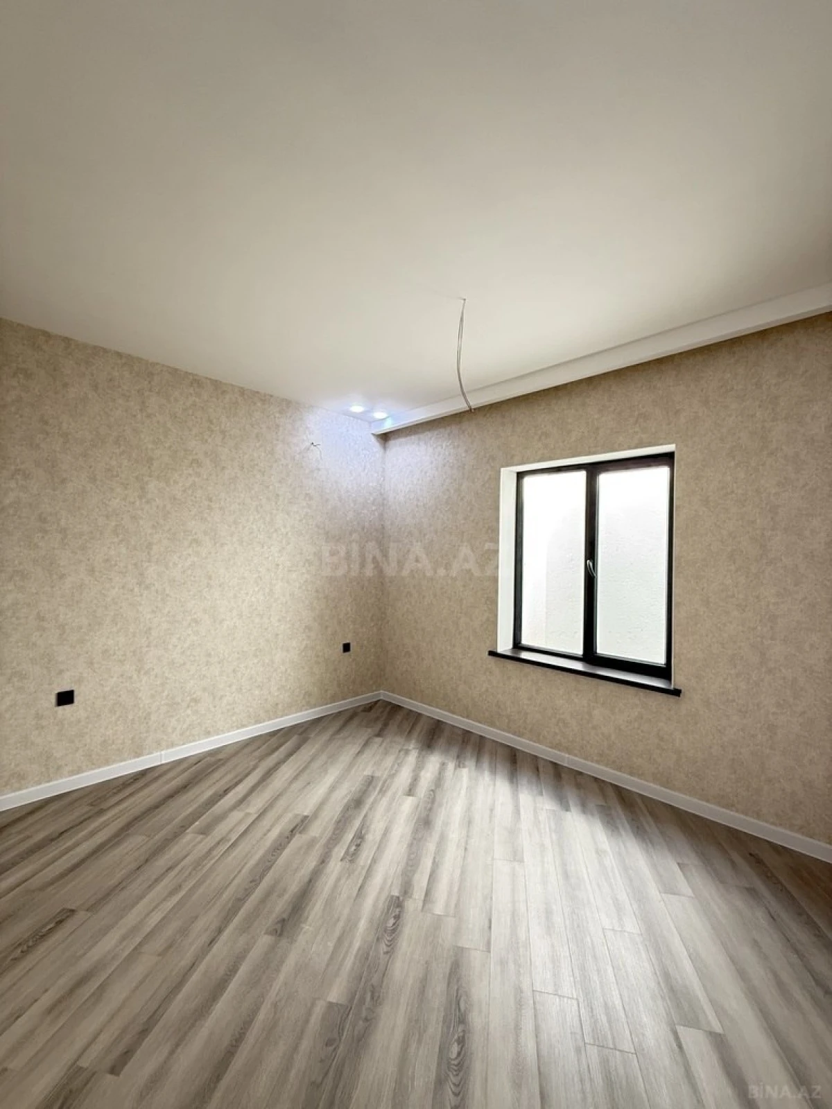 Satılır 4 otaqlı həyət evi 140 m²