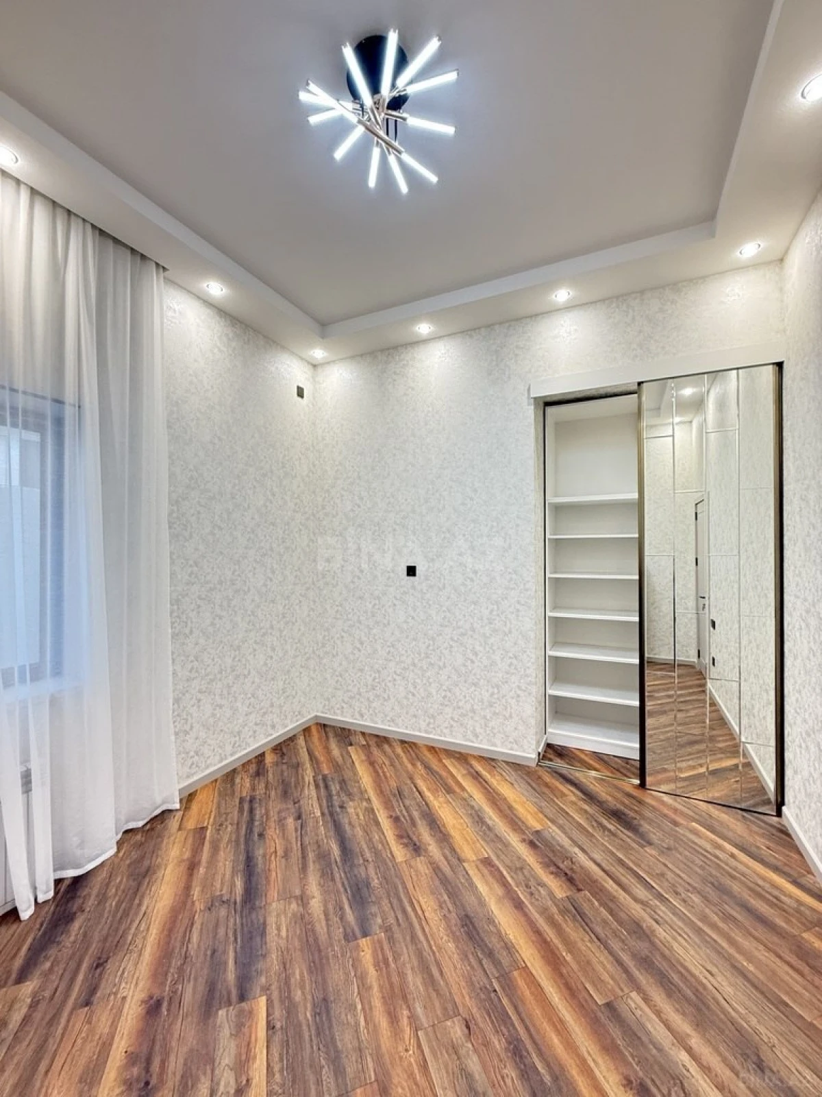 Satılır 4 otaqlı həyət evi 160 m²