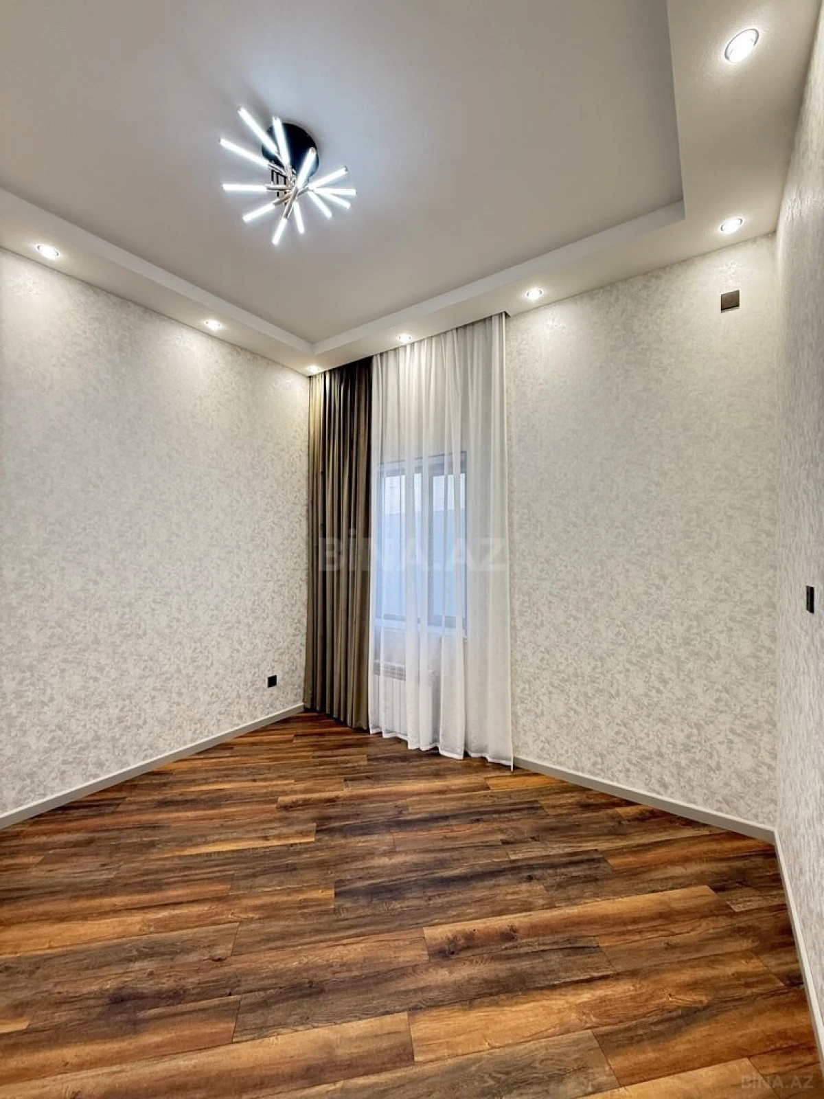 Satılır 4 otaqlı həyət evi 160 m²
